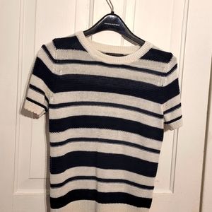 💰Buy 1 Get 1 Free. Banana Republic knit sweater. Italian linen.  Size M.